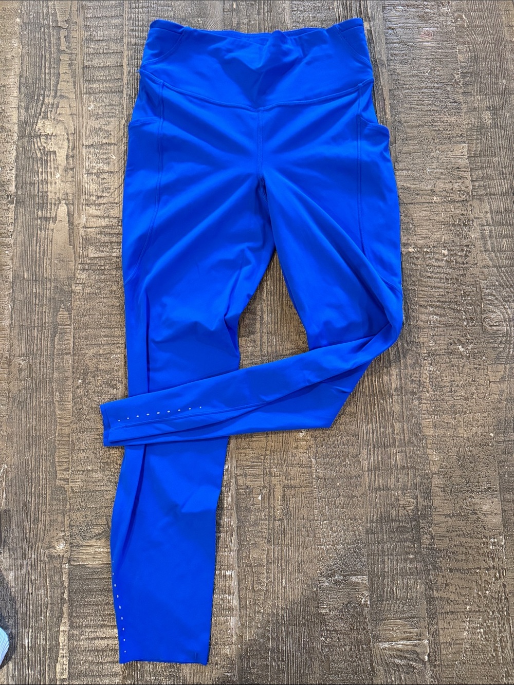 Lululemon Fast and Free high rise tight 25” with pockets in cerulean blue
